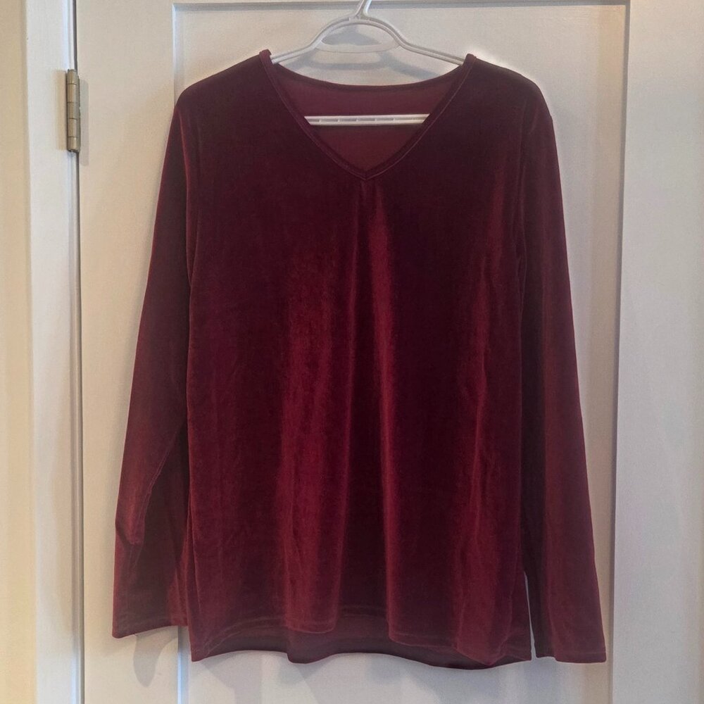 Brand new never worn wine-colour velvet long-sleeve V-neck top